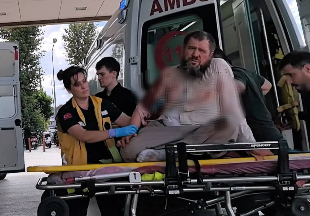 Park halinde aracından inen adam kanlar içinde!