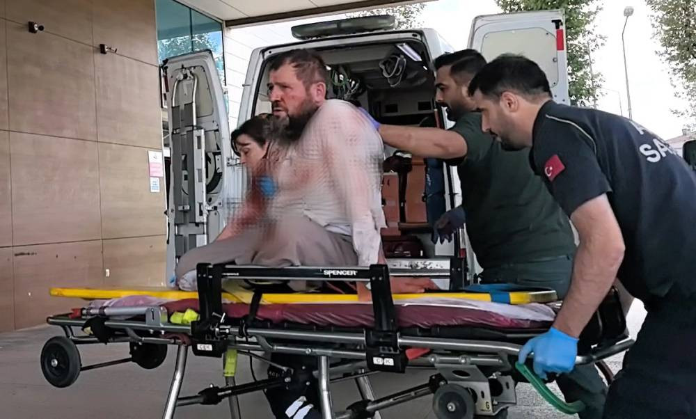 Park halinde aracından inen adam kanlar içinde!