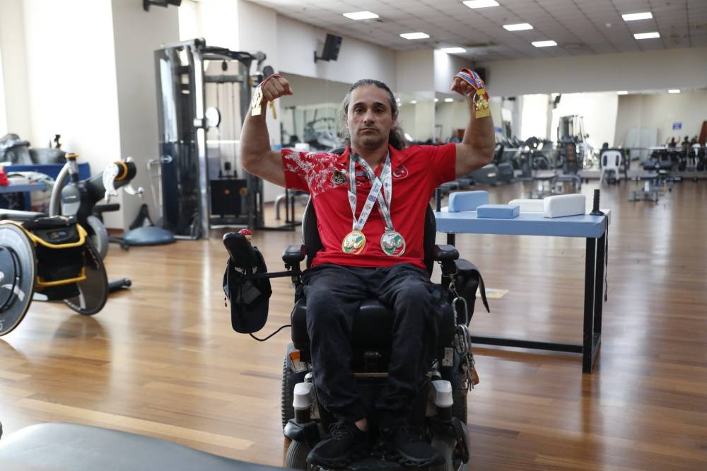 Bağcılar Belediyesi sporcuları Bilek Güreşi Dünya Şampiyonası’ndan başarıyla döndü