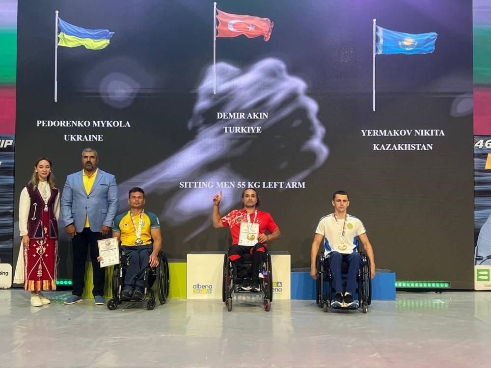 Bağcılar Belediyesi sporcuları Bilek Güreşi Dünya Şampiyonası’ndan başarıyla döndü