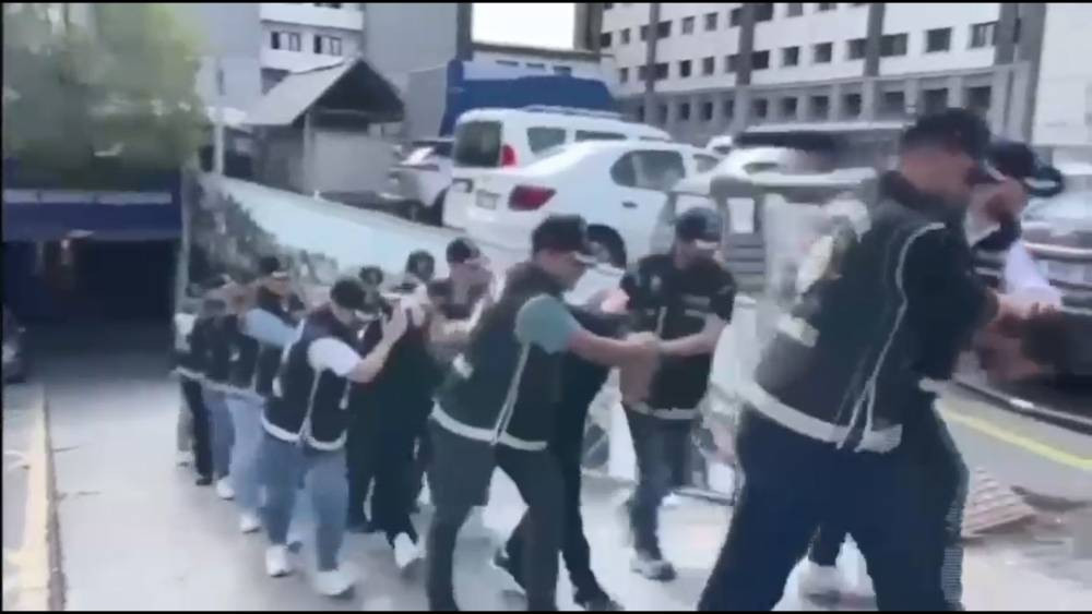 İstanbul'da silahlı çete çökertildi