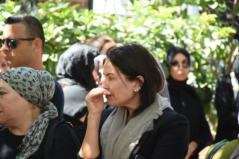 Oyuncağı ile birlikte uğurlandı! Yürek dağlayan cenaze!