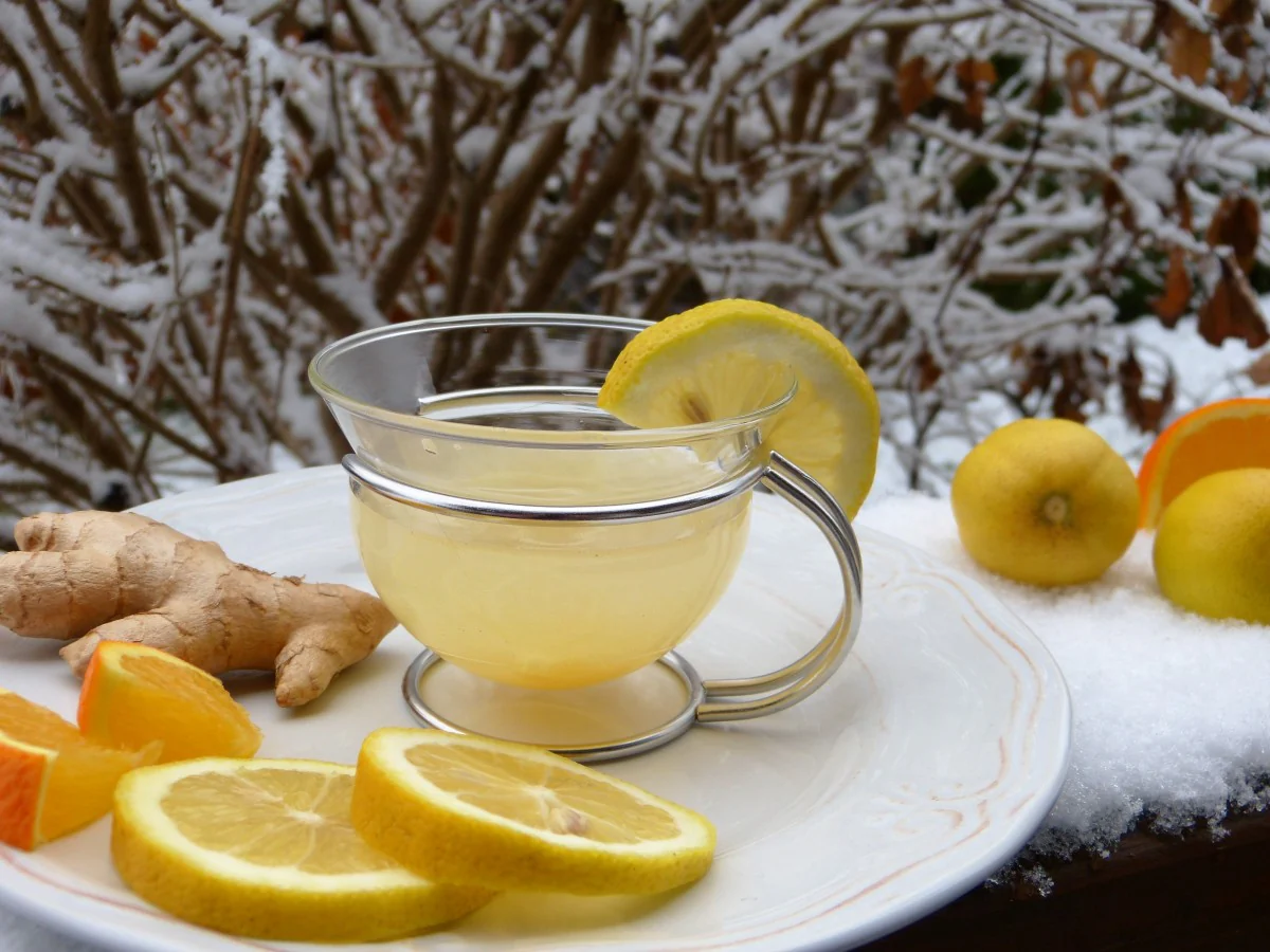 5dbded7f35e15301f718b691-5af3228bf4ef3e89e519d64d-ginger-lemon-orange-snow-hot-lemon-juice-tee-cold-1161265-jpg-d-1200x.webp