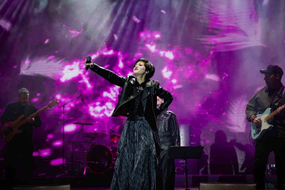 Bingöl ’Bir Anadolu Şenliği’nde Aydilge’den Gazze’ye destek masajı