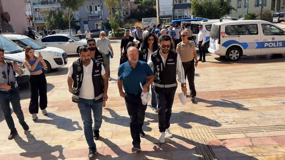 Aydın’da bıçak parası operasyonu! Profesör ve sekreteri gözaltına alındı