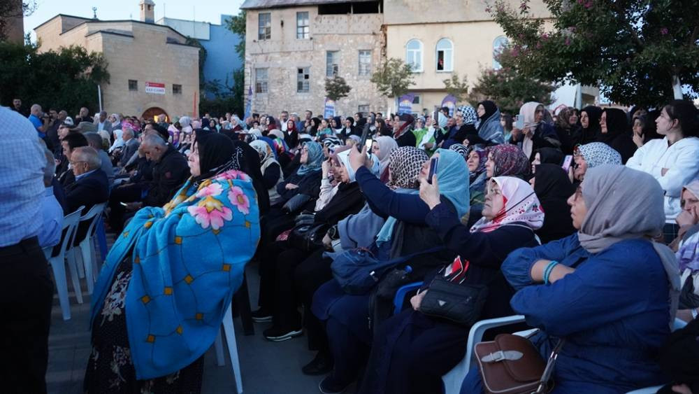 Binlerce göz, mucizeyi bekledi! Yılda iki kez görünüyor