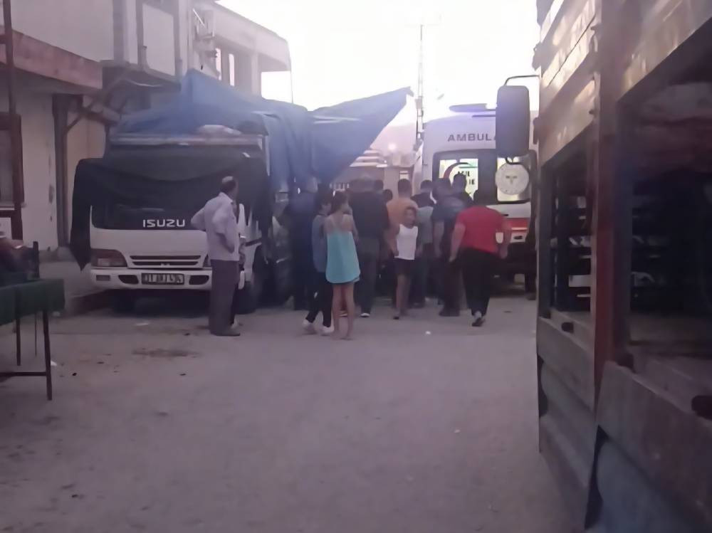 Hatay’da pazarcılar kavgası kanlı bitti