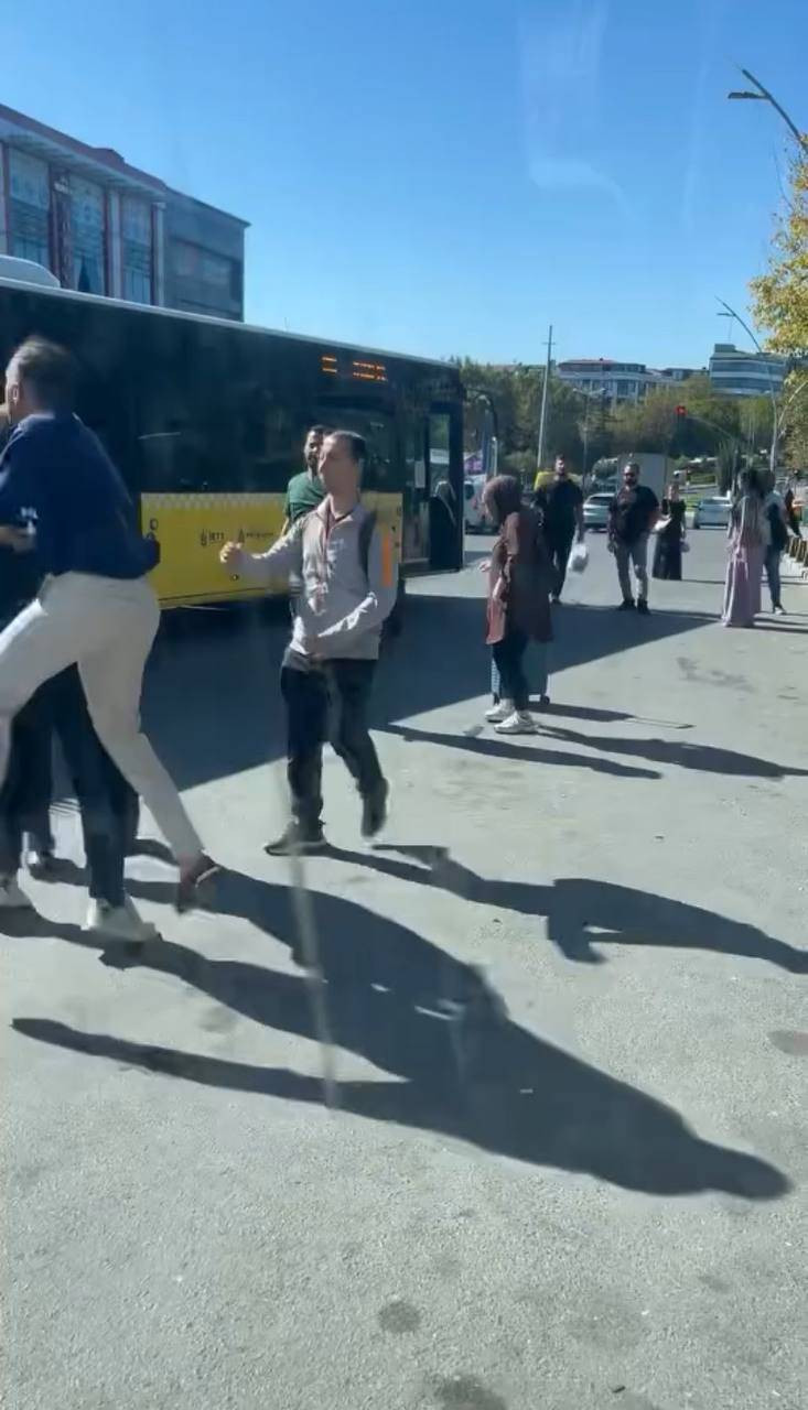 İETT şoförü ile yolcu tartışması yumruklu kavga ile sona erdi