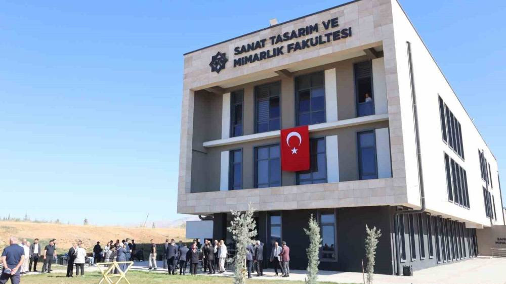 Kenan Işık’ın adı Malatya’da amfide yaşayacak!