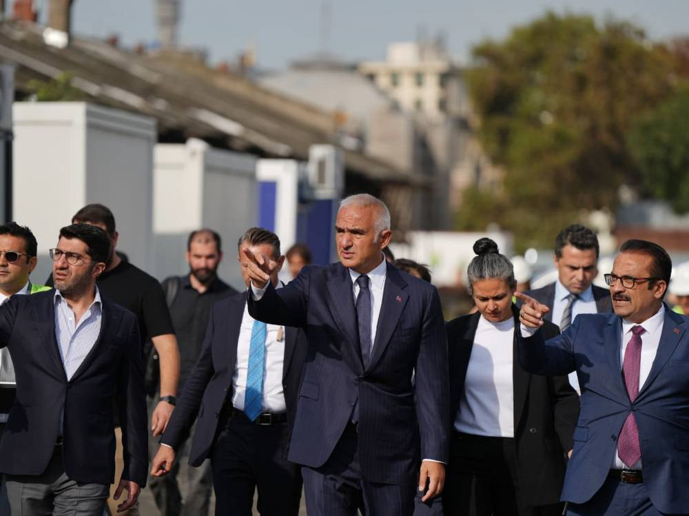 Otel yada AVM iddialarına son nokta! Sirkeci Garı ile ilgili Bakan Ersoy’dan net açıklama