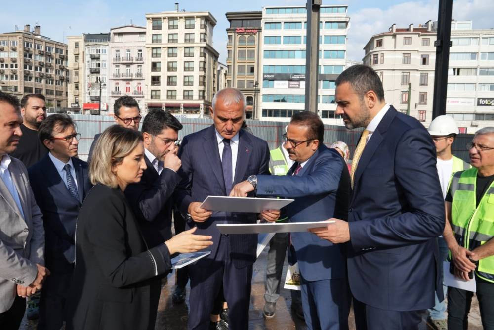 Otel yada AVM iddialarına son nokta! Sirkeci Garı ile ilgili Bakan Ersoy’dan net açıklama