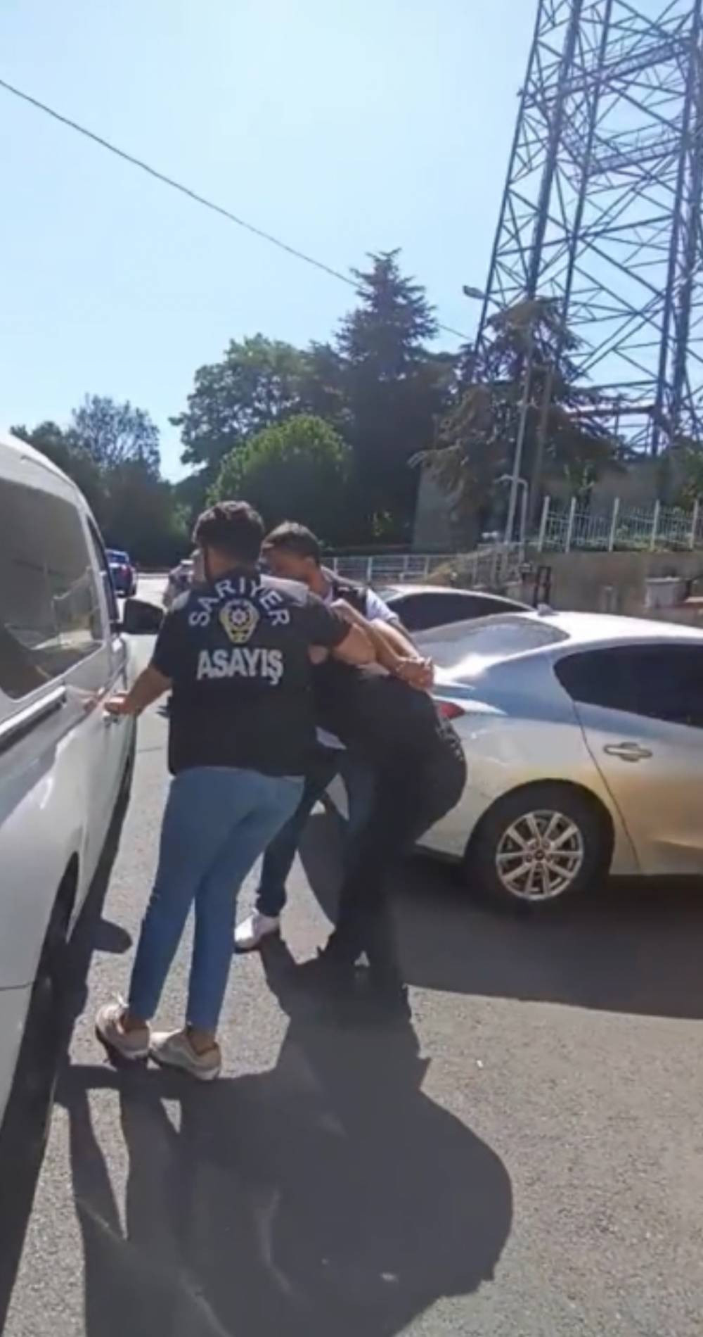 İstanbul'da rezidansta nefes kesen operasyon! Gitar kılıfından kalaşnikof çıktı