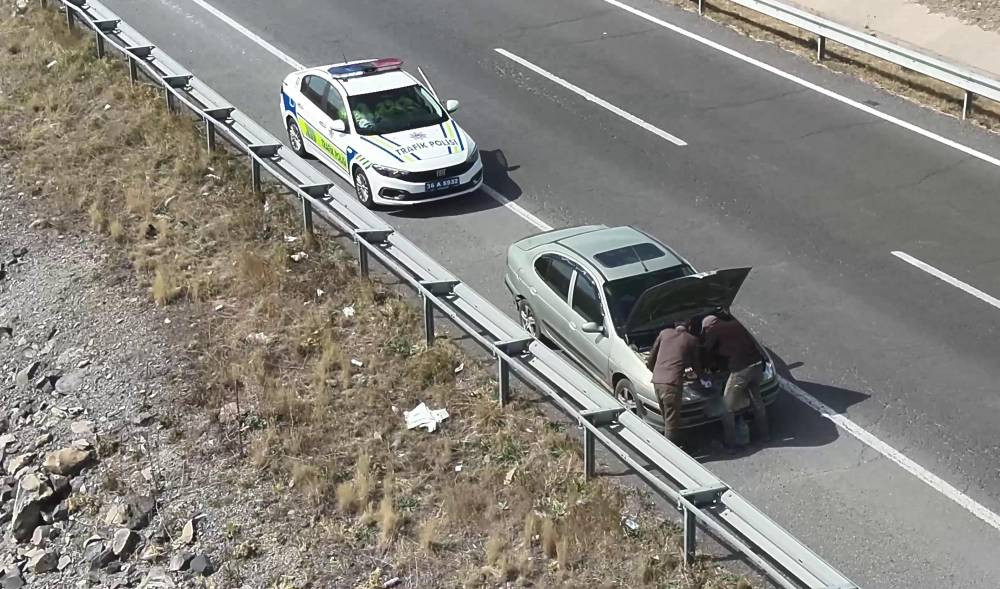 Polisi görünce rol yaptı! Sürücünün yalanını dron kamera bozdu