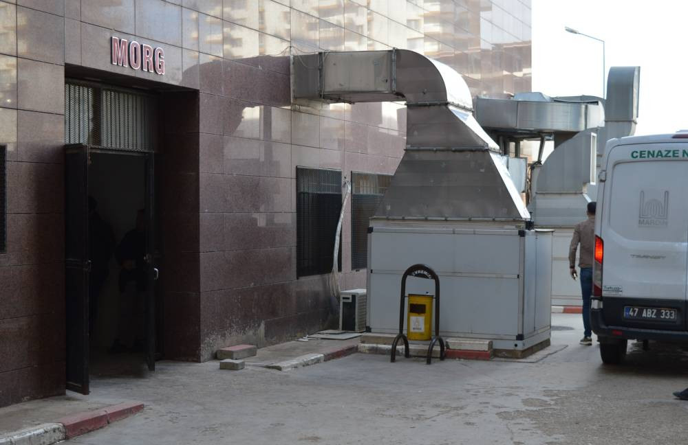 Mardin’de feci kaza! İş makinesinden kayan taşın altında kaldı