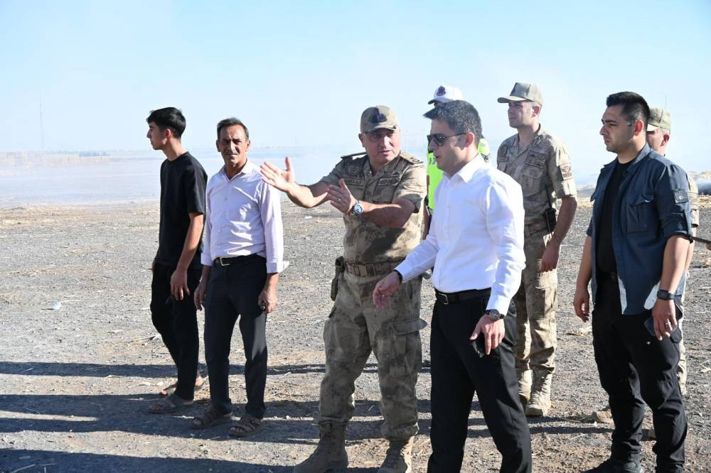 Mısır balyası alev aldı! Kaymakamla birlikte ekipler bölgeye hareket etti