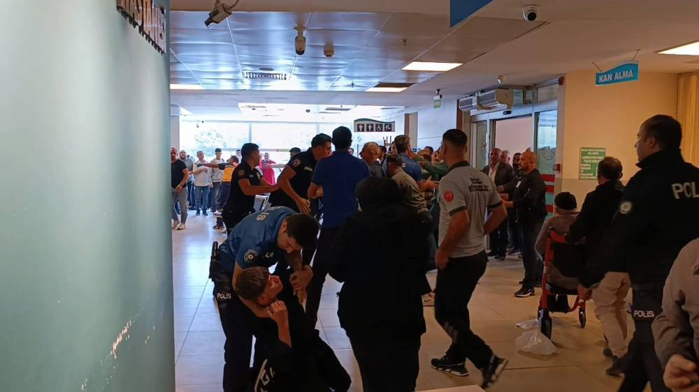 Bursa’da kanlı hesaplaşma! Husumetliler hastaneyi de birbirine kattılar: 1 ölü 2 yaralı