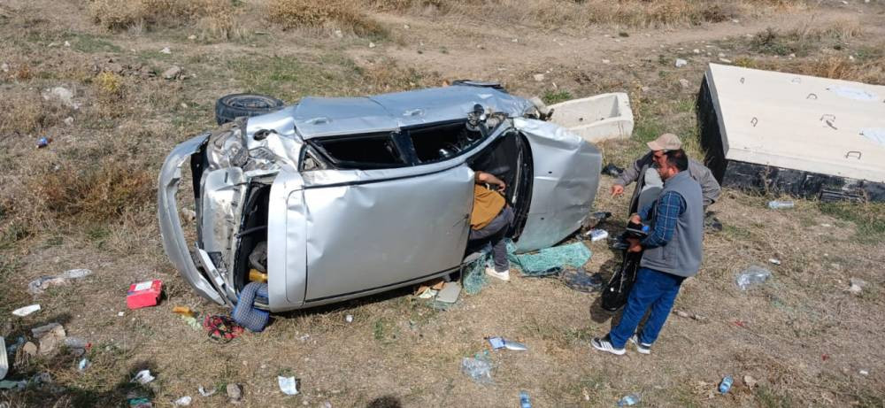 Çorum’da düğün konvoyunda kaza! Tarlaya devrildi: 2 yaralı