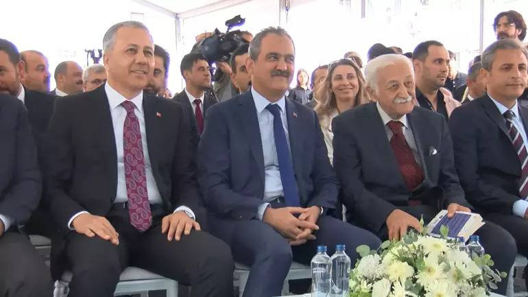 Edebiyat dünyasında acı kayıp! Yavuz Bülent Bakiler hayatını kaybetti