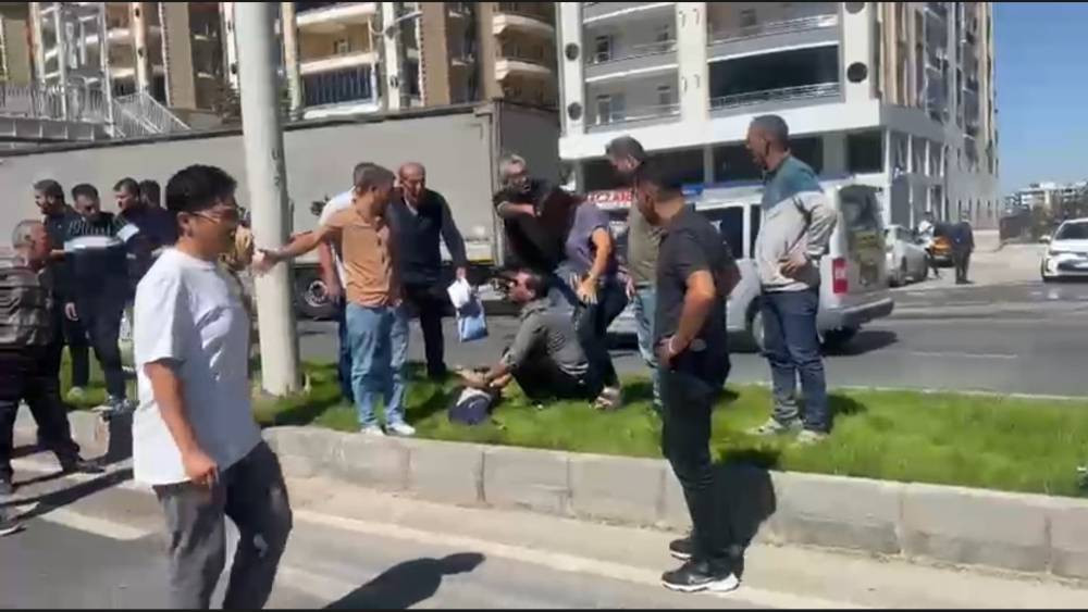 Malatya’da korkunç kaza! Anne iki çocuğu ile birlikte yola fırladı