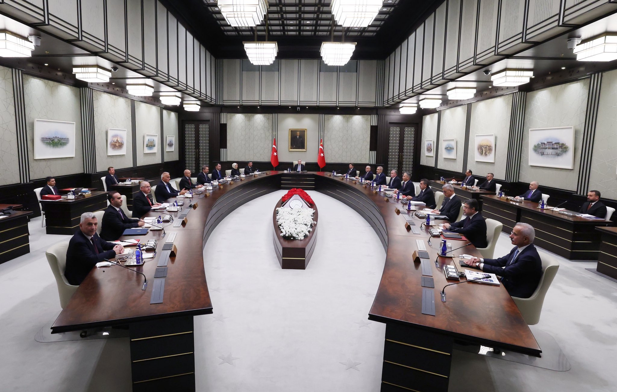 cumhurbaskanligi-kabinesi-toplandi-yenicag.jpg