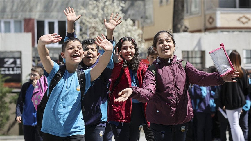 ara-tatil-heyecani-basliyor-ogrenciler-nefes-alacak-2025-2026-tatil-tarihleri-belli-oldu-yenicag-2.jpg