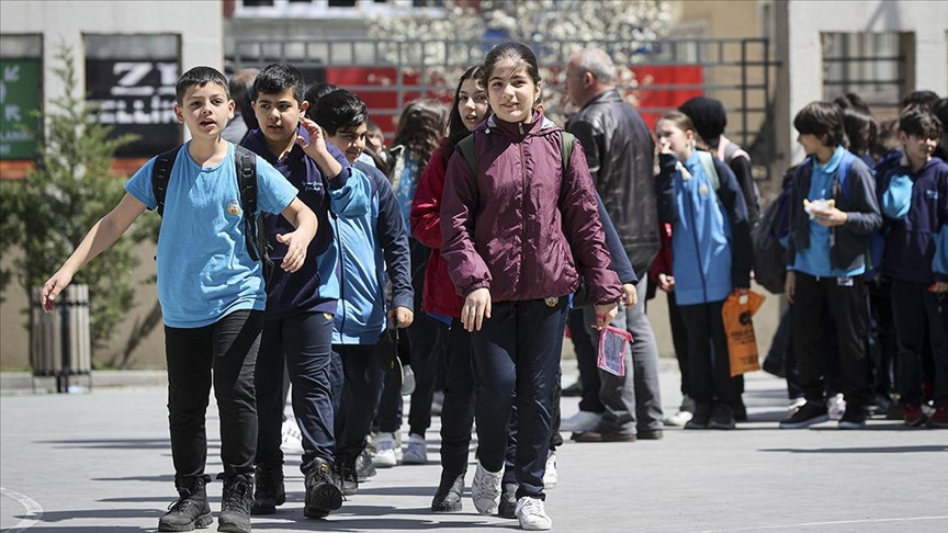 ara-tatil-heyecani-basliyor-ogrenciler-nefes-alacak-2025-2026-tatil-tarihleri-belli-oldu-yenicag-4.jpg