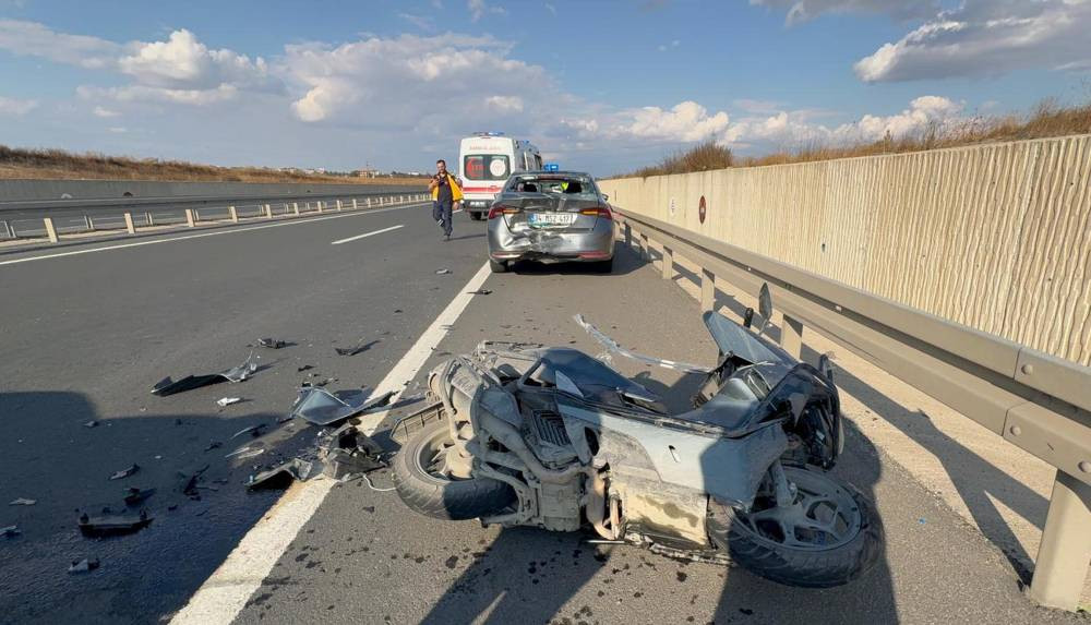 Emniyet yeridinde kaza: Motosiklet sürücüsü yaralı!