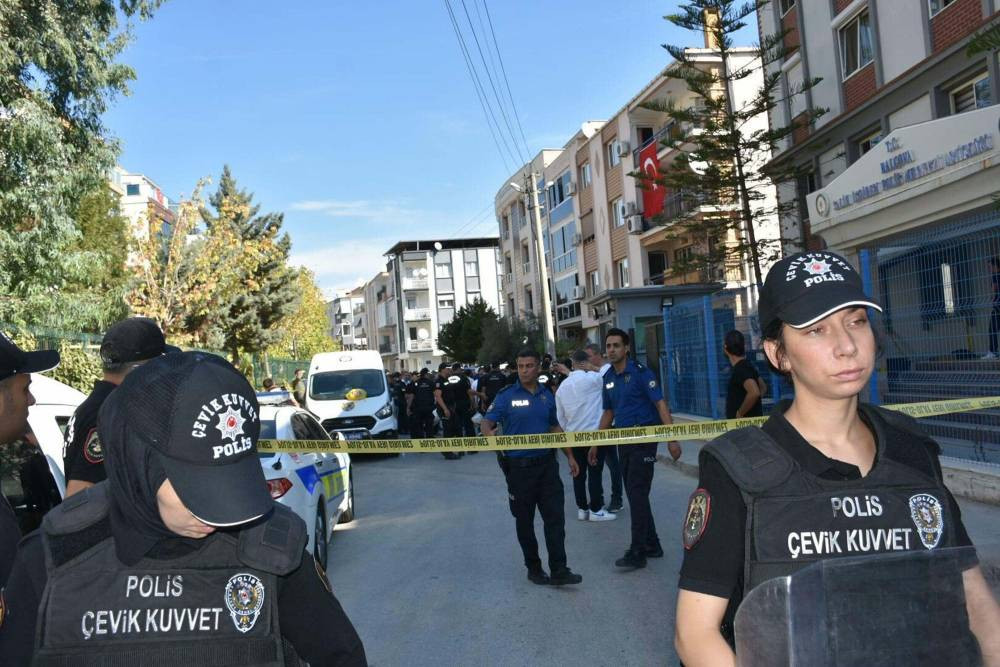 Polis memuru şehit oldu! İzmir’de karakola saldırı olayında üzücü haber