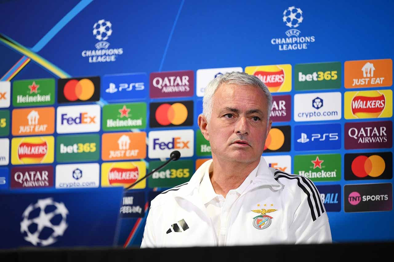 sl-benfica-training-session-and-press-conference-uefa-champions-league-2025-26-league-phase-md2.jpg