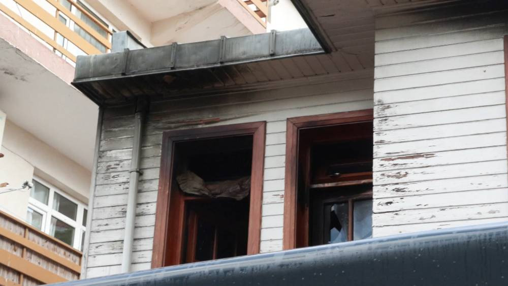 Üsküdar’da yangın! Kur'an kursunu alev aldı: Dumandan etkilenen öğrenciler hastaneye kaldırıldı