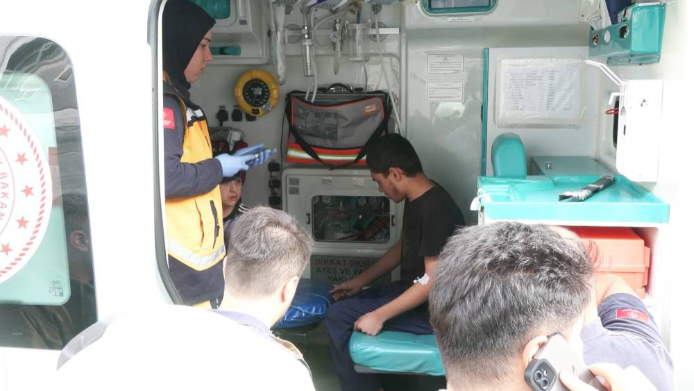 Üsküdar’da yangın! Kur'an kursunu alev aldı: Dumandan etkilenen öğrenciler hastaneye kaldırıldı