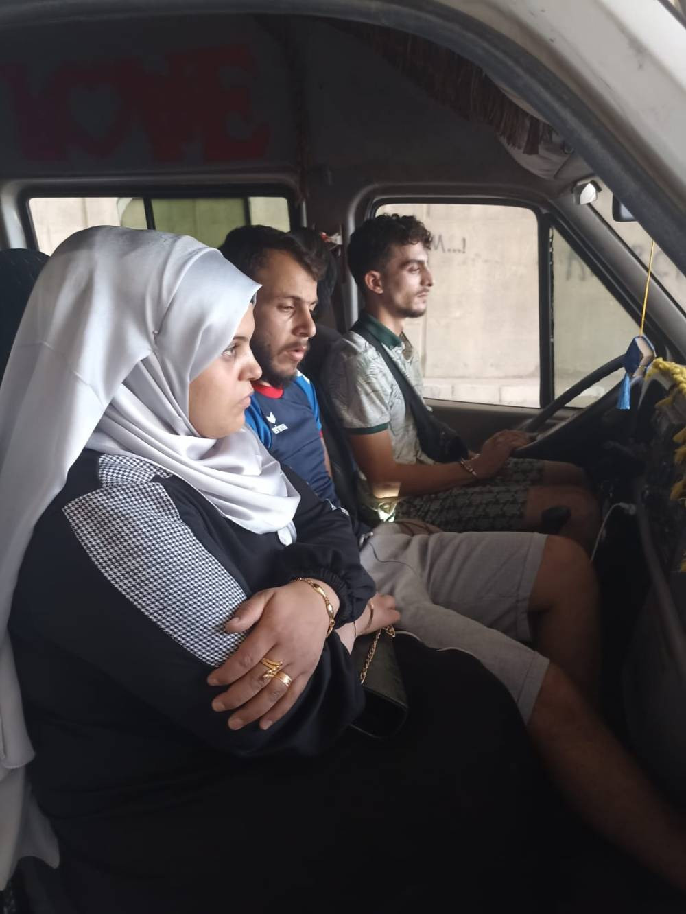 Hatay’da minibüste 12 kaçak yolcu yakalandı