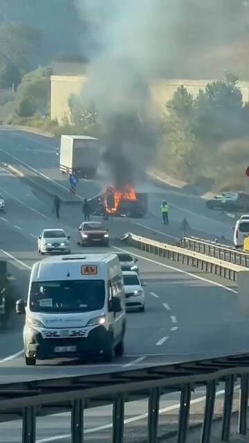 Kafa kafaya çarpıştılar! Alev alev yandılar: Pendik’te korku dolu anlar