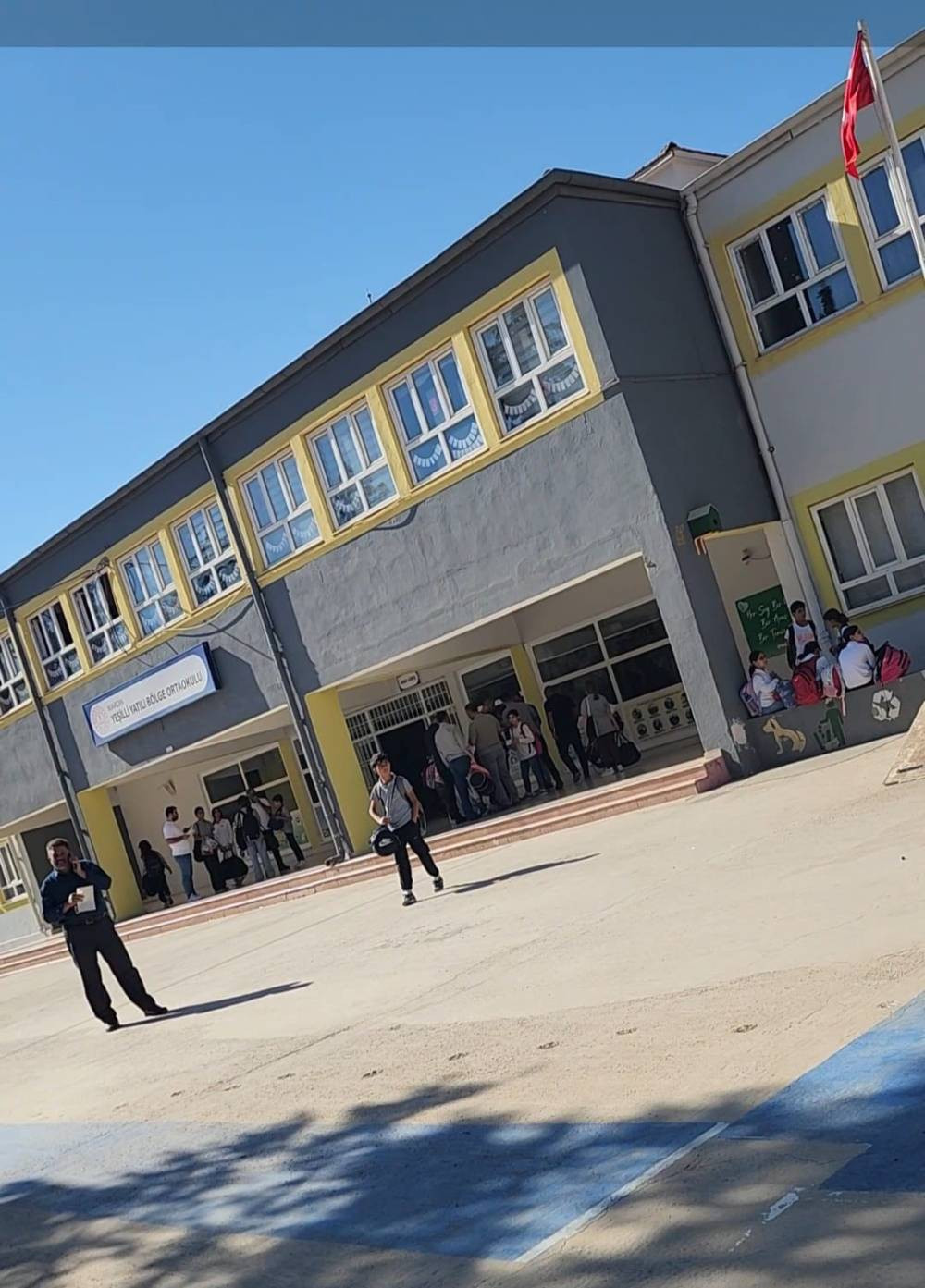 Okul pansiyonunda gıda zehirlenmesi! Çok sayıda öğrenci hastaneye kaldırıldı