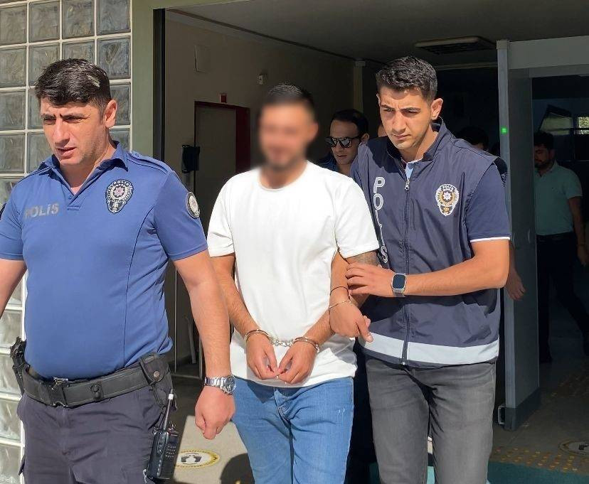 Aydın'da adliye önünde taşkınlık yapan 3 kişi tutuklandı