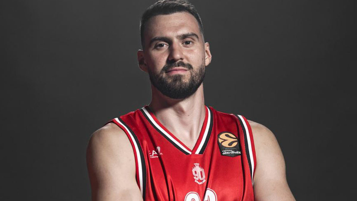 basliksiz-1-0000-250eaac6-marko-guduric-olimpia-milano-photoshoot.jpg