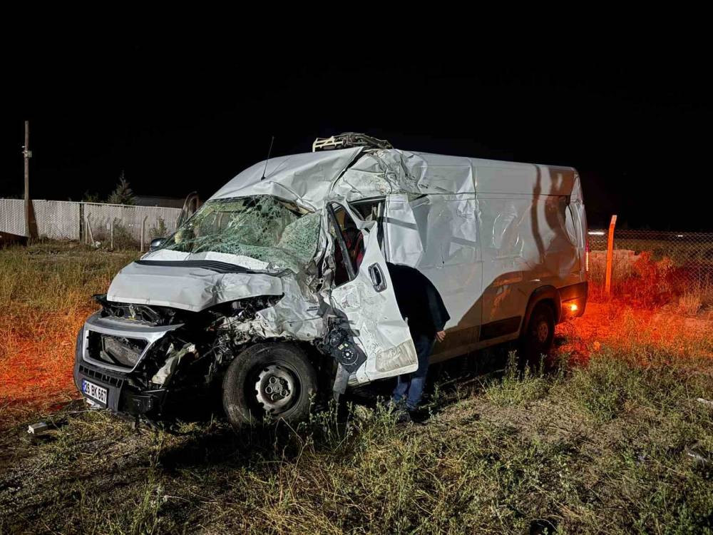 Kamyonetler demir yığınına döndü!