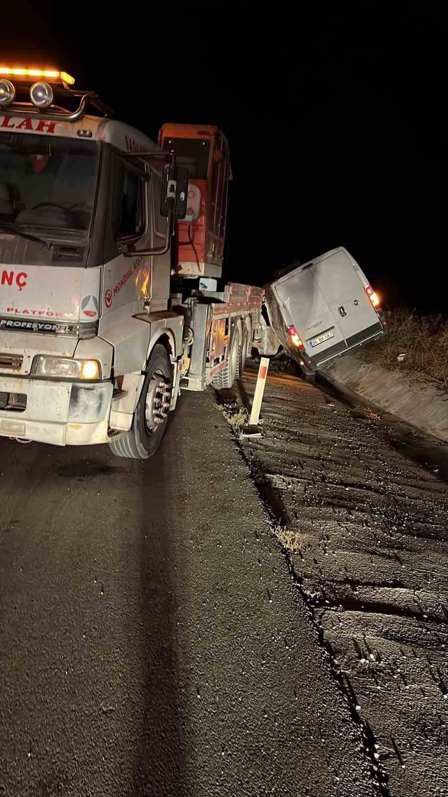 Kamyonetler demir yığınına döndü!