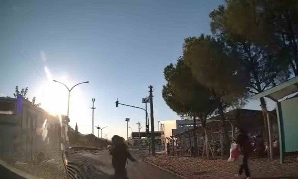 Ölümcül hata! Dengesini kaybeden kadın, kıl payı kurtuldu