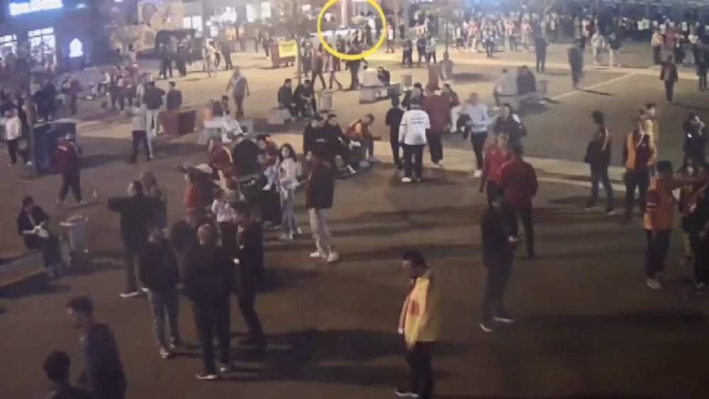 Şampiyonlar Ligi gölgesinde karaborsa operasyonu! Kamera görüntüleri ele verdi: GS-Liverpool maçında yakalandılar