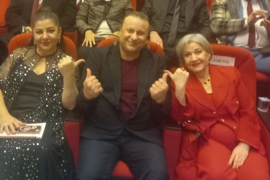 yesilcam-efsanesi-metin-akpinarin-gizli-oglu-mu-var-kizi-duygu-nebioglunun-iddiasi-ortaligi-karistirdi-yenicag-14.jpg