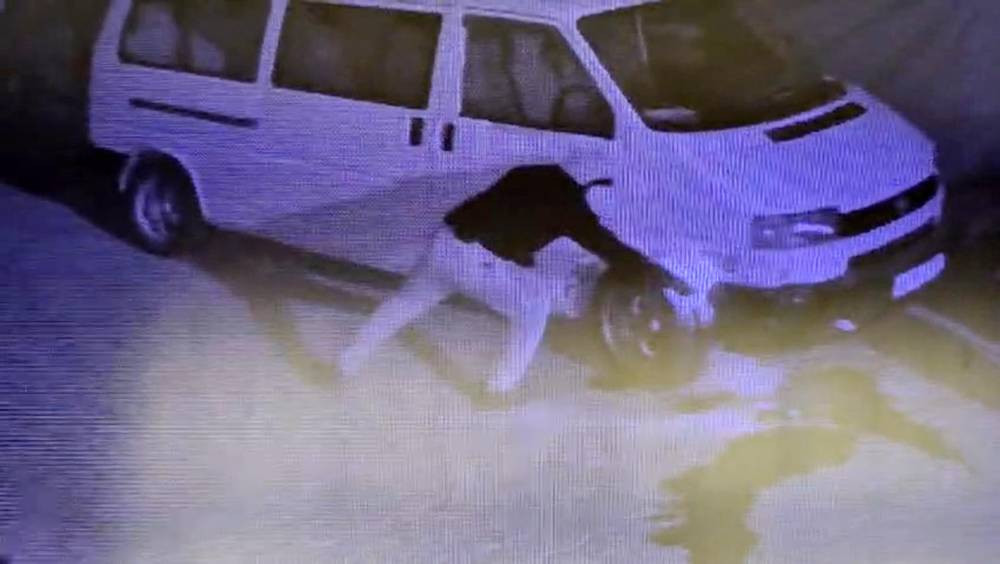 Isparta’da kan donduran olay! Evin önündeki bütün araçları kundakladı