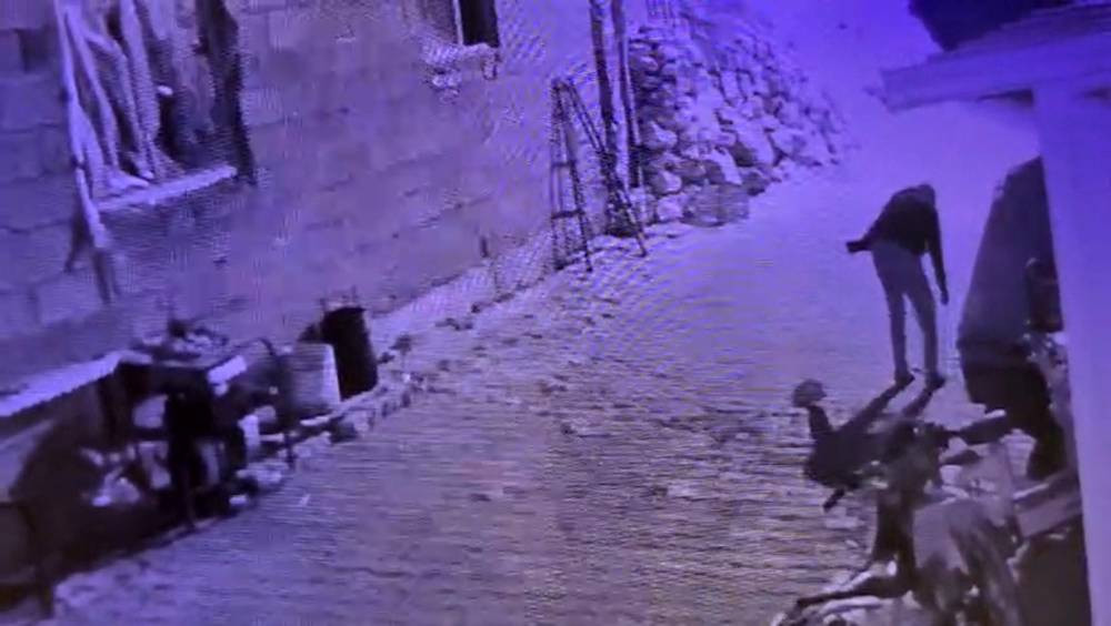 Isparta’da kan donduran olay! Evin önündeki bütün araçları kundakladı