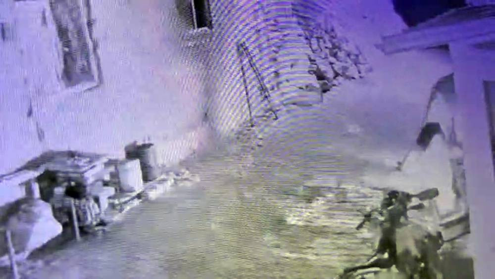 Isparta’da kan donduran olay! Evin önündeki bütün araçları kundakladı