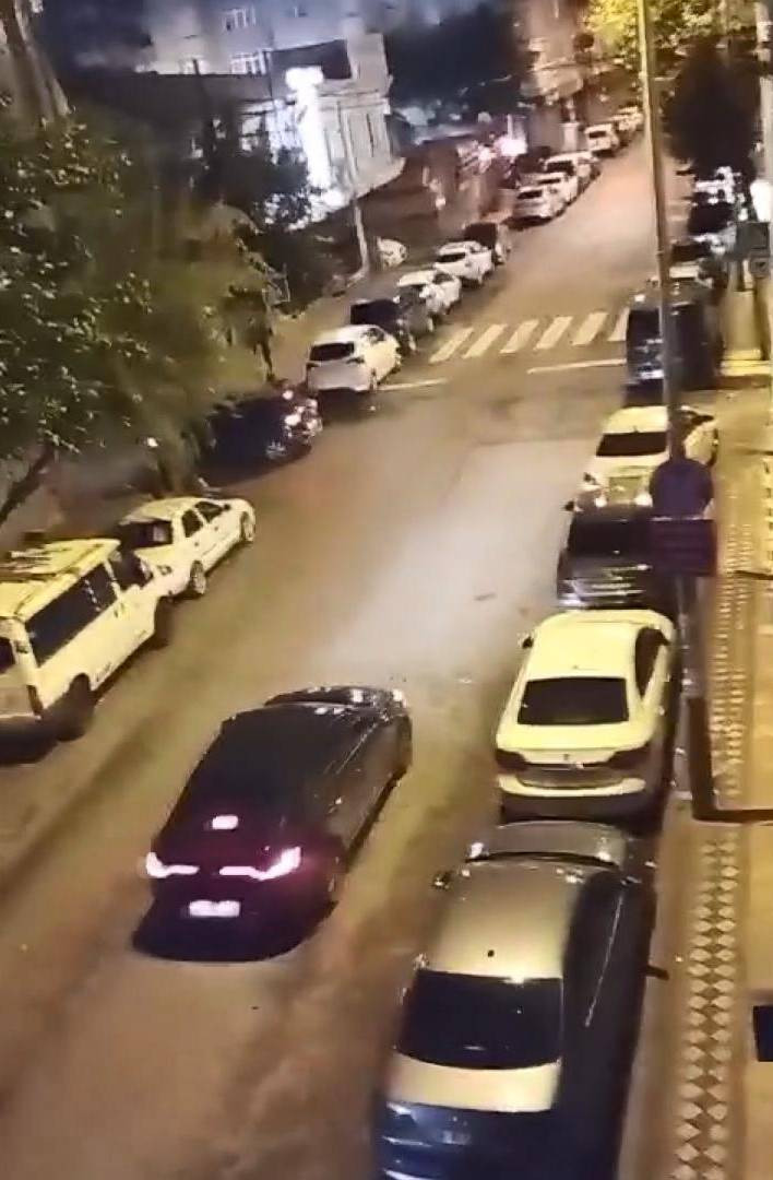 Bahçelievler’de film gibi soygun! Kuyumcunun kepenklerini kırdılar: 3 kilo altını alıp gittiler