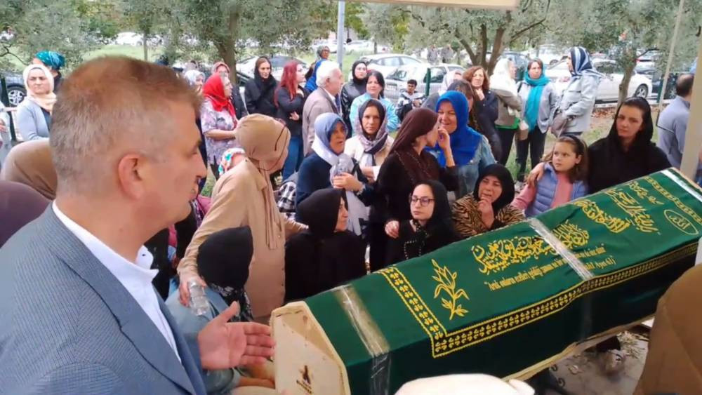 Tabuta sarılan kadın gözyaşlarına hakim olamadı! Dilovası’nda patlama hayatını kaybetmişti