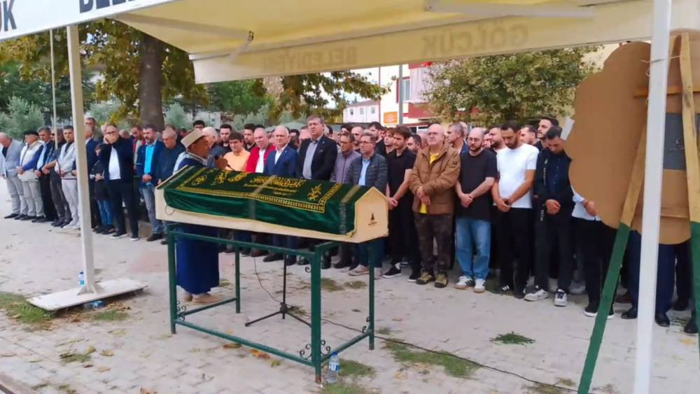 Tabuta sarılan kadın gözyaşlarına hakim olamadı! Dilovası’nda patlama hayatını kaybetmişti