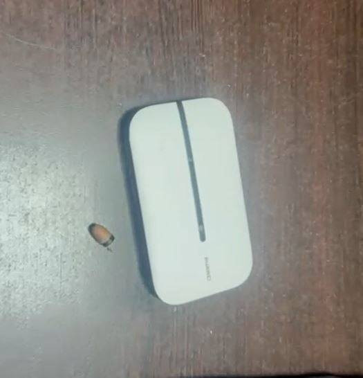 Kıyafetine gizlediği cihazla ehliyet sınavını geçemedi