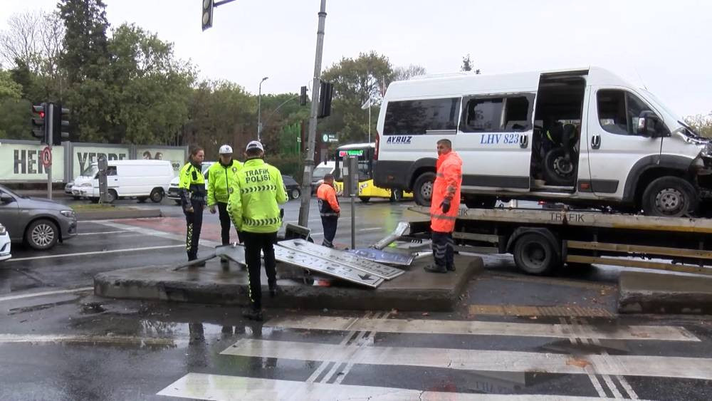 Sarıyer’de servis kazası! Yaralılar var: Bölgeye ekipler sevk edildi