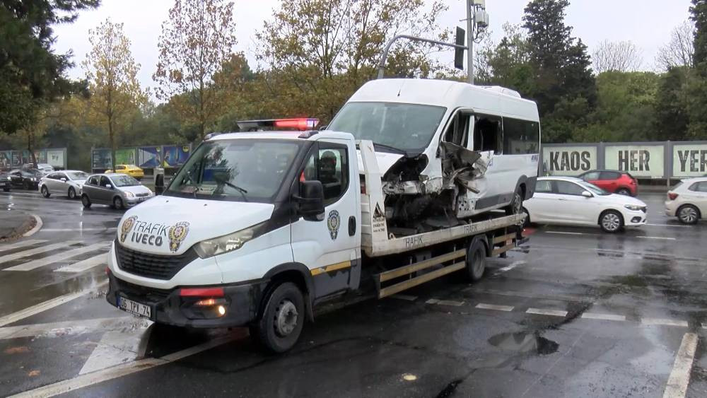 Sarıyer’de servis kazası! Yaralılar var: Bölgeye ekipler sevk edildi